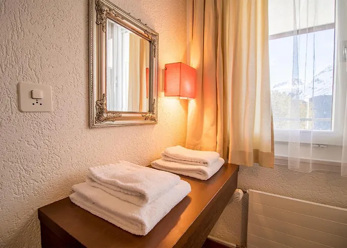 Rothornblick 46 By *